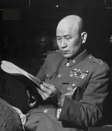 抗战胜利后，作为国防部长的白崇禧极力反对裁军，表示：“日本虽已投降，共军更加猖獗