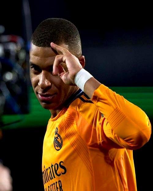 别被66球晃了眼。姆巴佩在巴黎吃梅西红利，到皇马头半年现原形，跑不动、不防