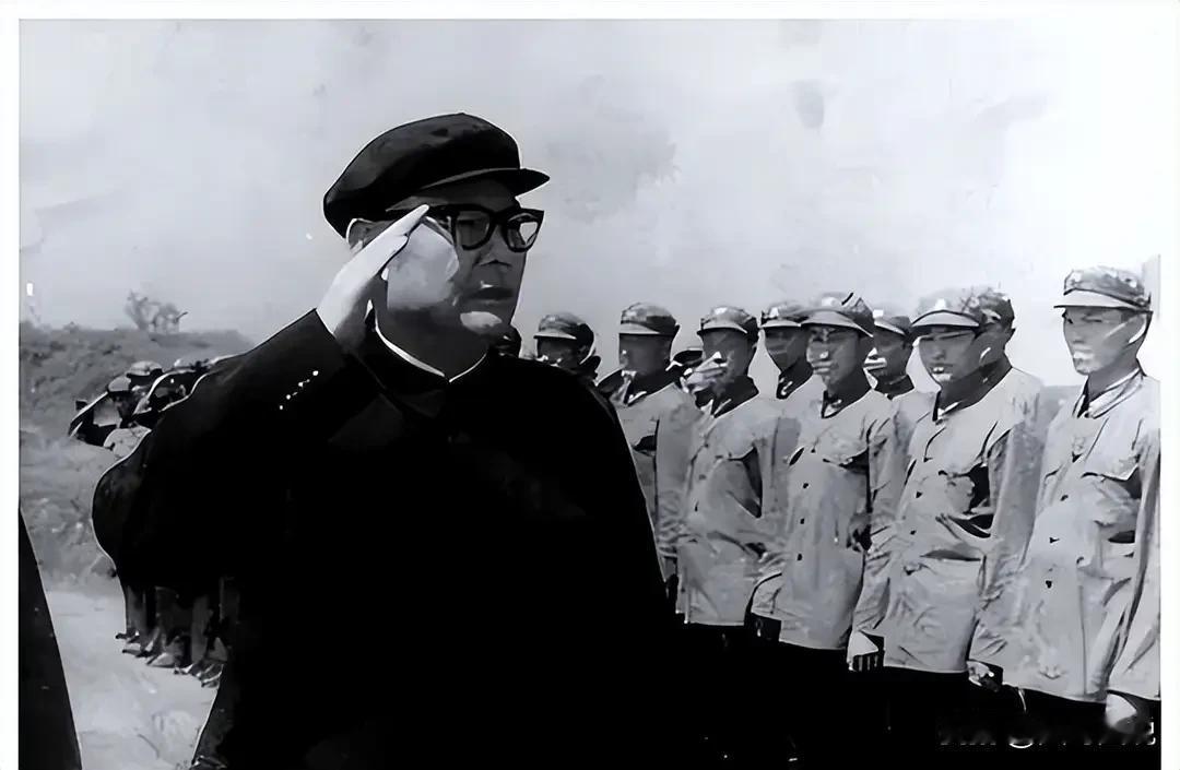 12月10日下午2点，老蒋的飞机从成都凤凰山机场起飞，直奔台湾，没想到这个情报被