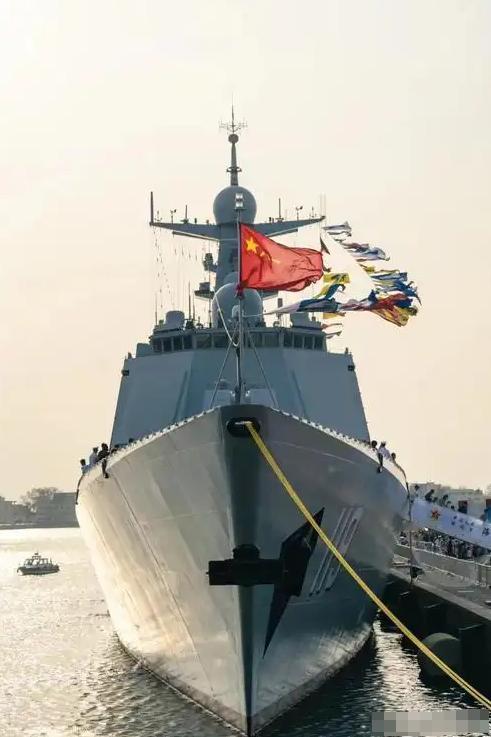 无论是中国的导弹，还是中国的航母，日本都不怕。日本怕的只有两点，一是中国的继续加