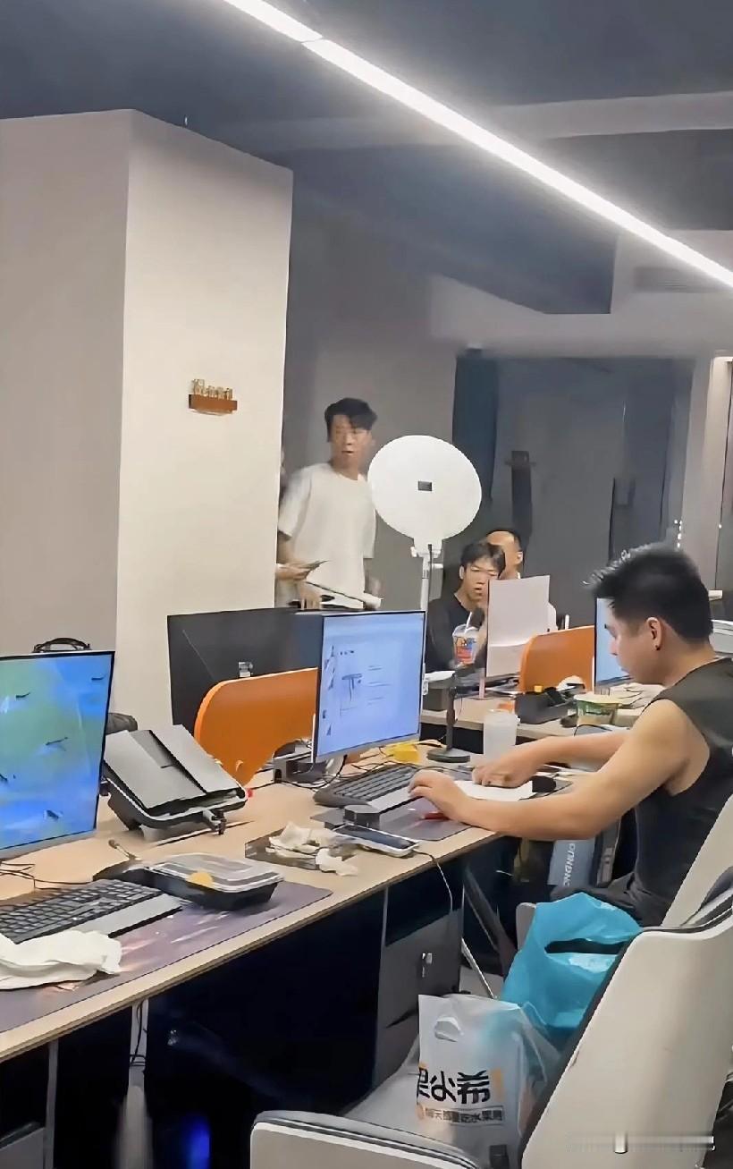 作为一个Hr，今天说说为啥公司宁愿多花5000雇个新员工，也不愿意给老员工涨20