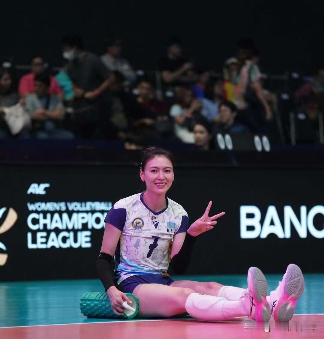 排球💥效力哲特苏的中国球员缪伊雯状态火热，全场斩获22分，位列全场