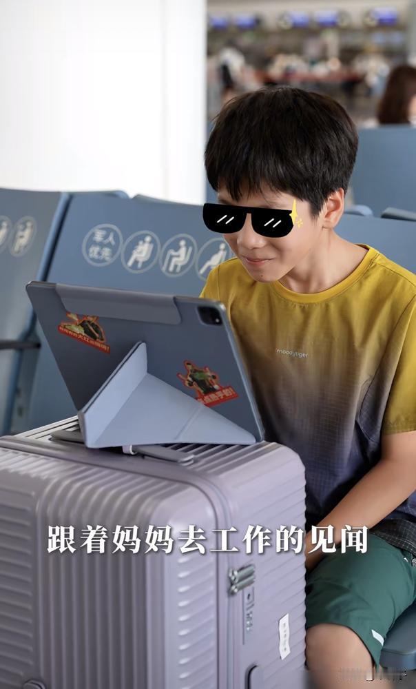离开央视的李思思，把12岁的儿子养成了别人家的贵公子，靠的竟然不是砸钱。最近