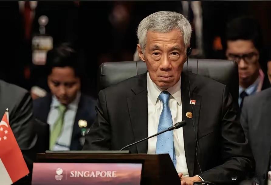 现在的新加坡，怕是真的坐不住了！现在的新加坡，怕是真的坐不住了！为什么？因