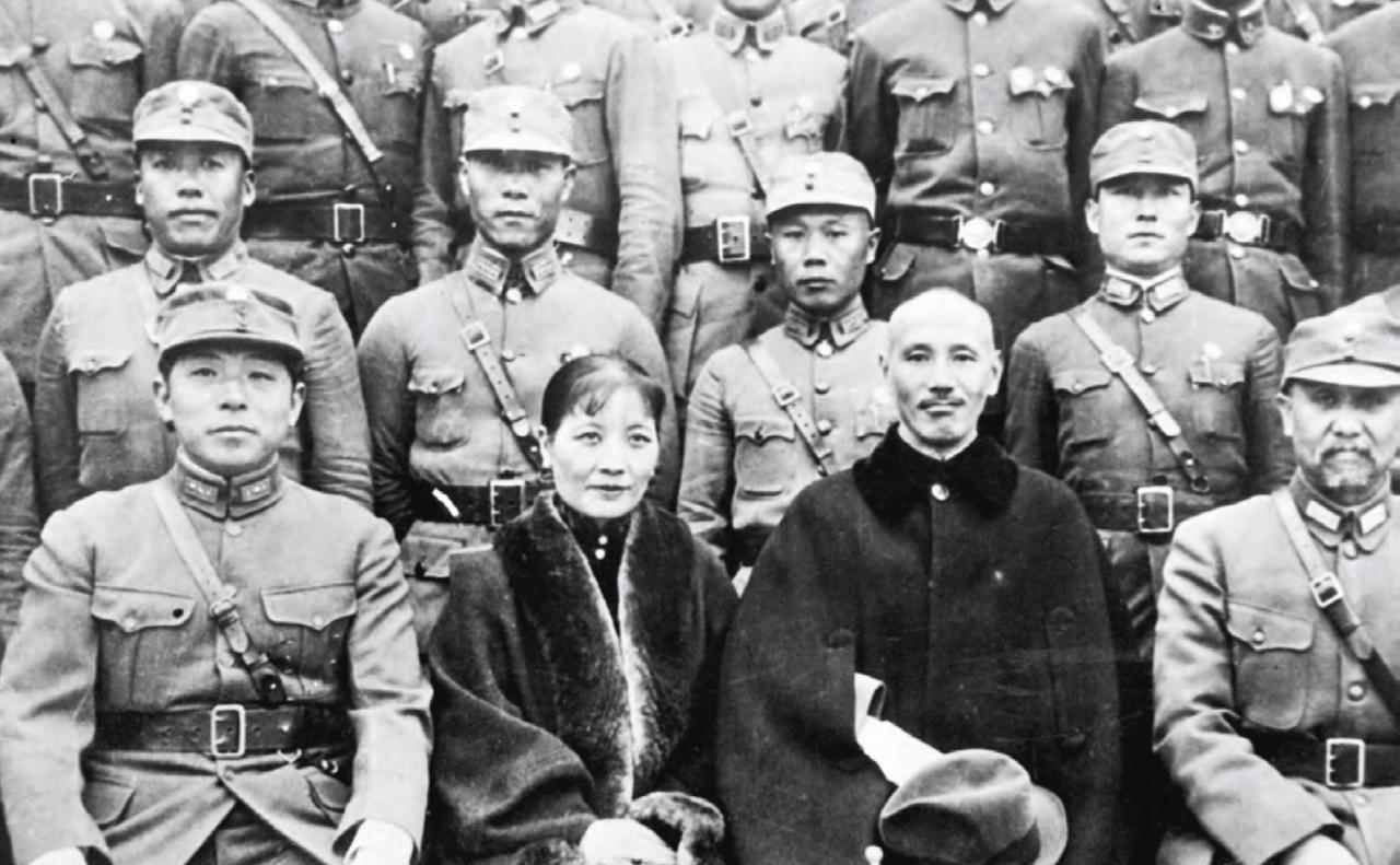 1936年10月31日，蒋介石在洛阳举行五十寿庆活动，期间与张学良、阎锡山等军政