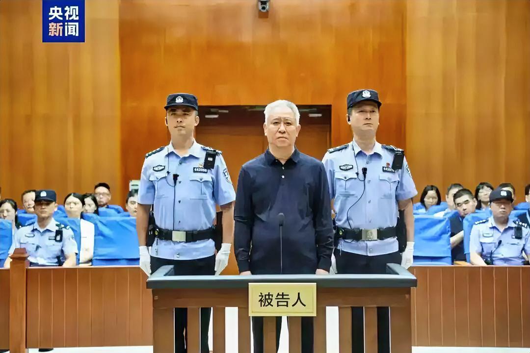 据透露，截止2022年12月31日，桓大集团总负债高达2.43亿元人民币。我们普