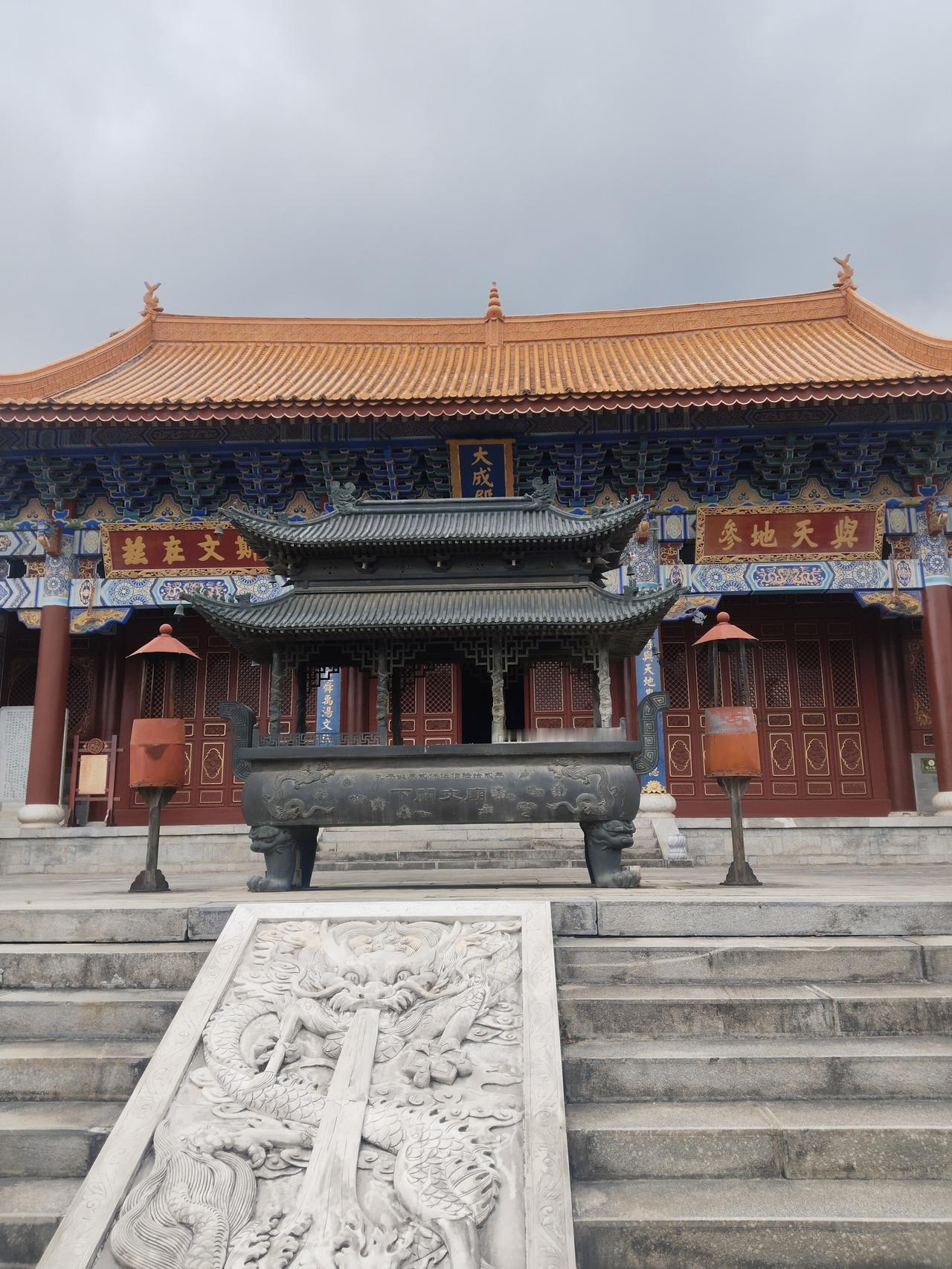 公元904年3月2日，在强人朱温的强迫之下，唐昭宗李晔正式下诏将都城从长安迁到洛