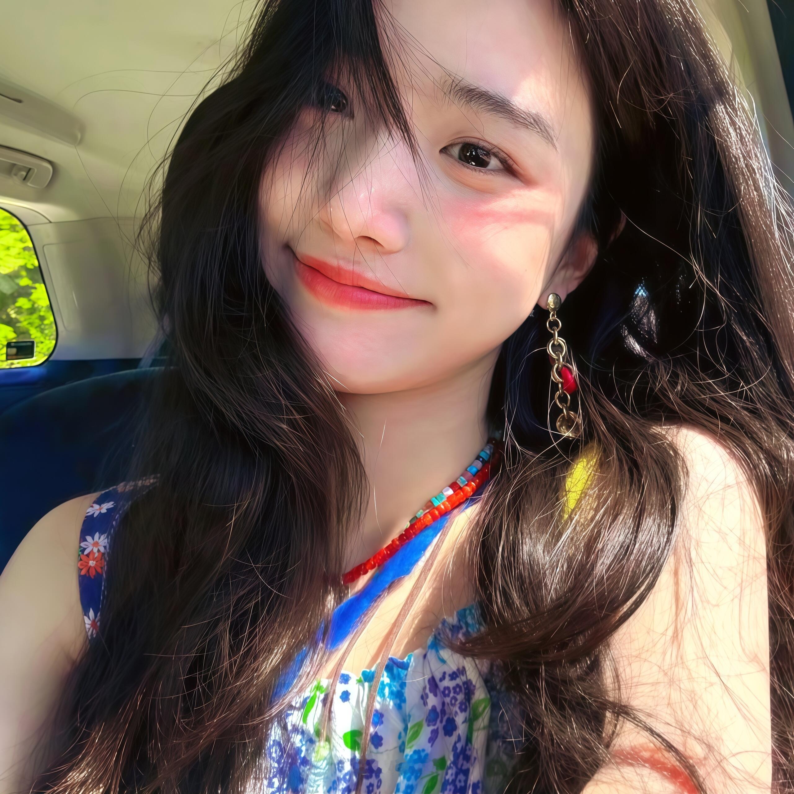 卢昱晓💐​​​