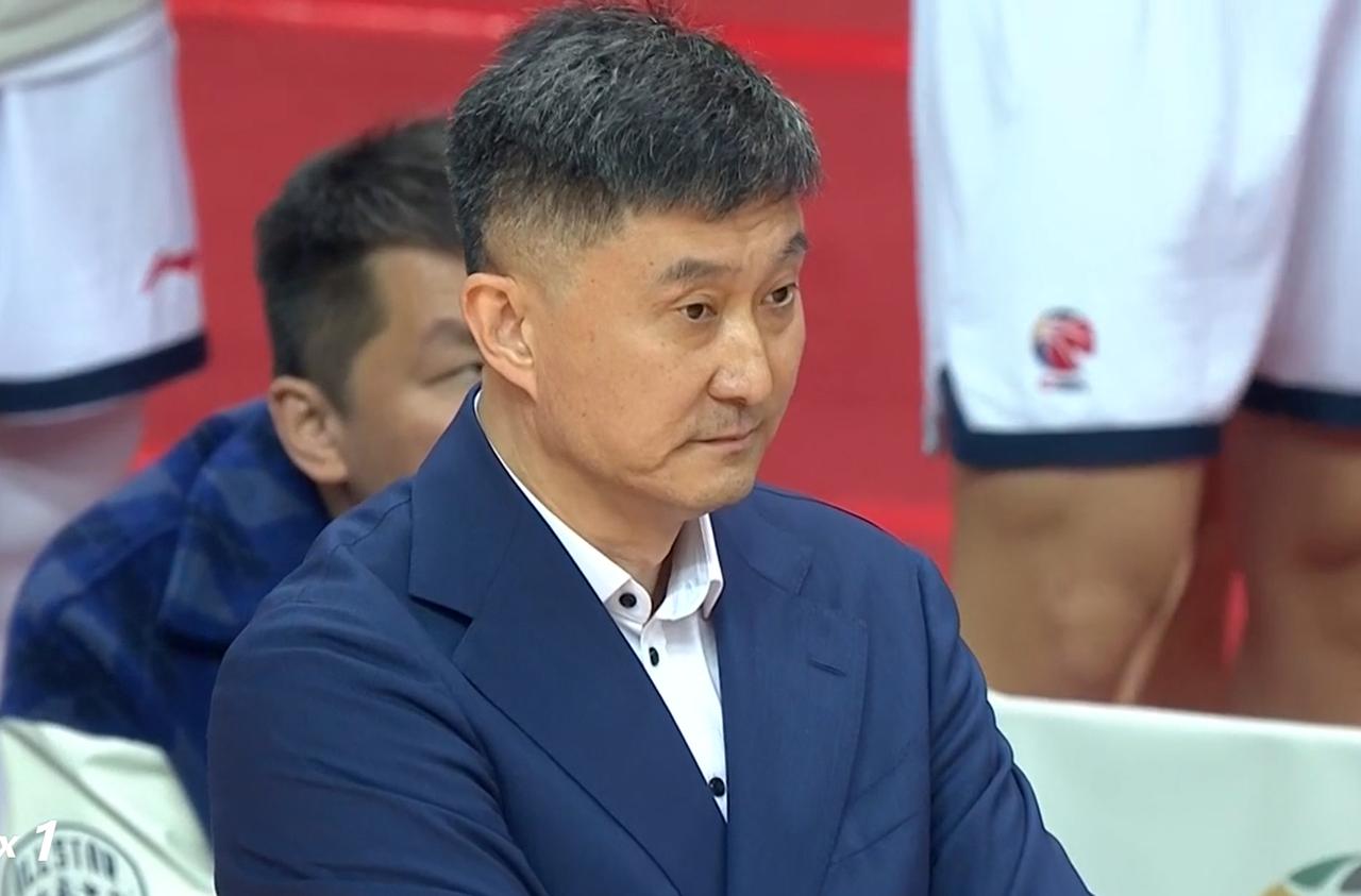 输给江苏1分！广东队有1人十分郁闷，首发打2分钟，被杜锋弃用惊不惊喜，意不意外