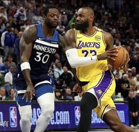 西区前四最后排名，居然掌控在湖人手里。两战雷霆，如果湖人能够全胜，马刺大概率会