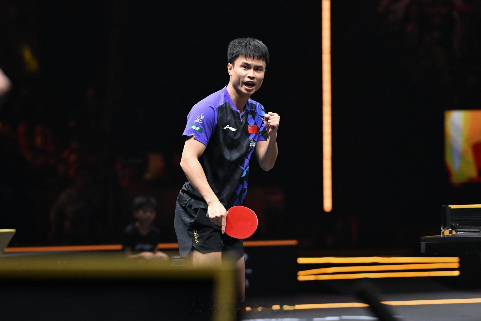 周启豪3比0张本智和，先看三个数。11-9，11-8，11-9。三局加起来，张本