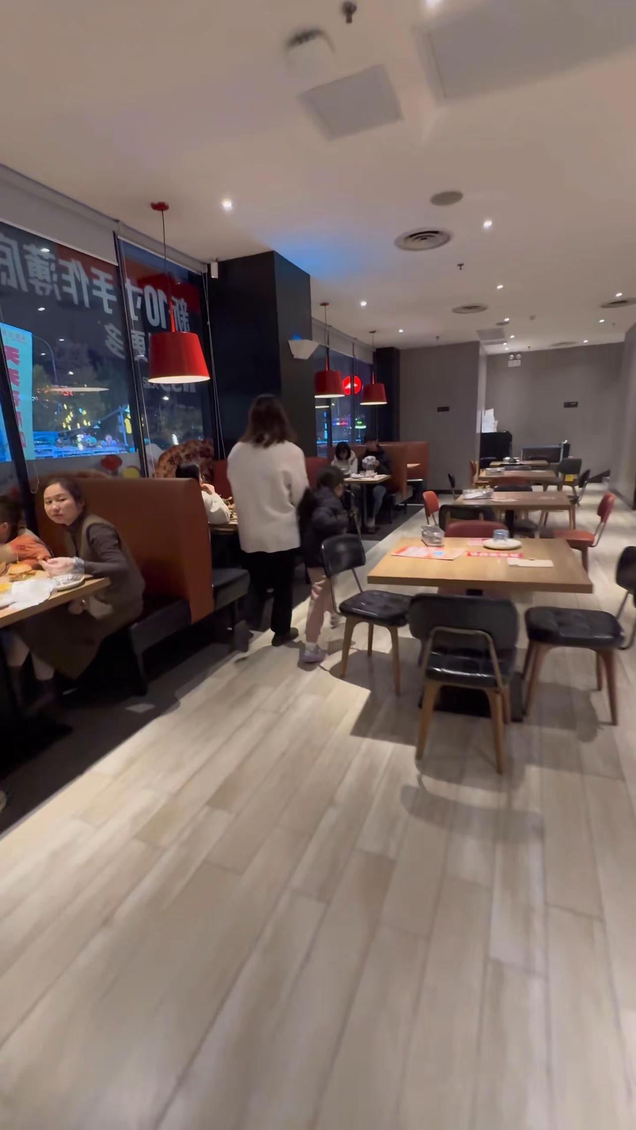 号外！必胜客又放了一个大招！家人们看过来！必胜客满分搭配披萨6件Plus套餐预