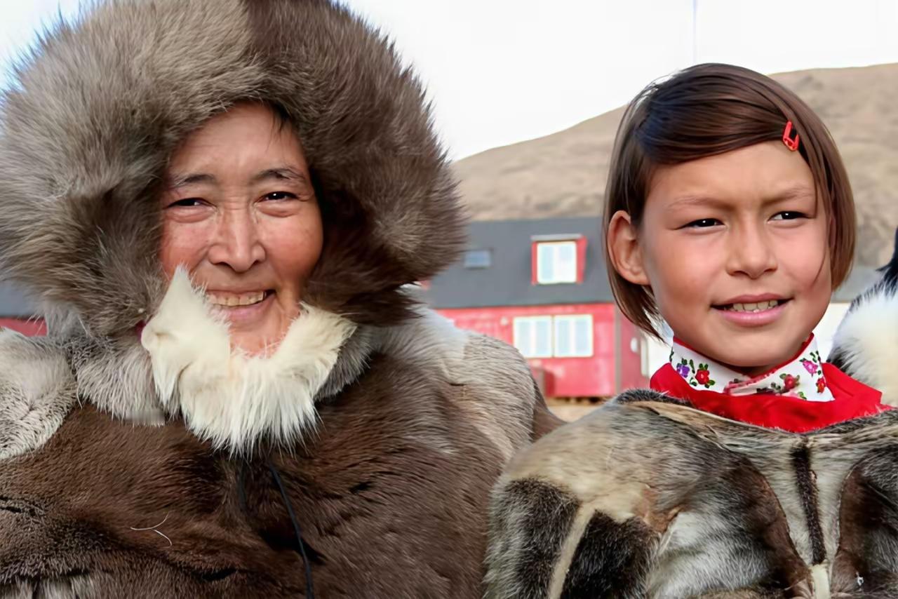 丹麦的“人权伪装”：格陵兰原住民的百年创伤丹麦如今被美国逼着交出格陵兰岛，