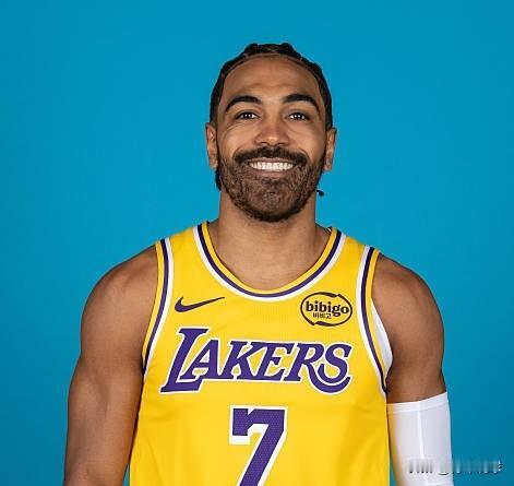 状态升级！文森特终于要复出了！湖人队官方公布了球队明日对阵鹈鹕队的伤病报告，