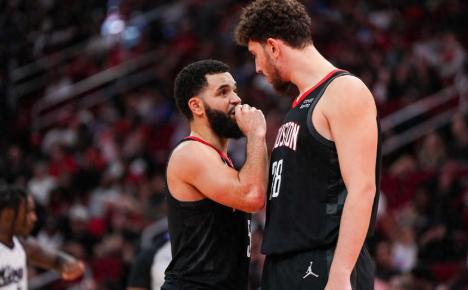 火箭连败内讧爆发！申京想念范乔丹，乌度卡甩锅交易，阿杜被针对休斯敦火箭在2月