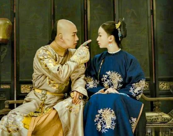 乾隆三十年闰二月，乾隆皇帝与皇后那拉氏之间发生了一场改变后宫格局的冲突。那拉氏剪