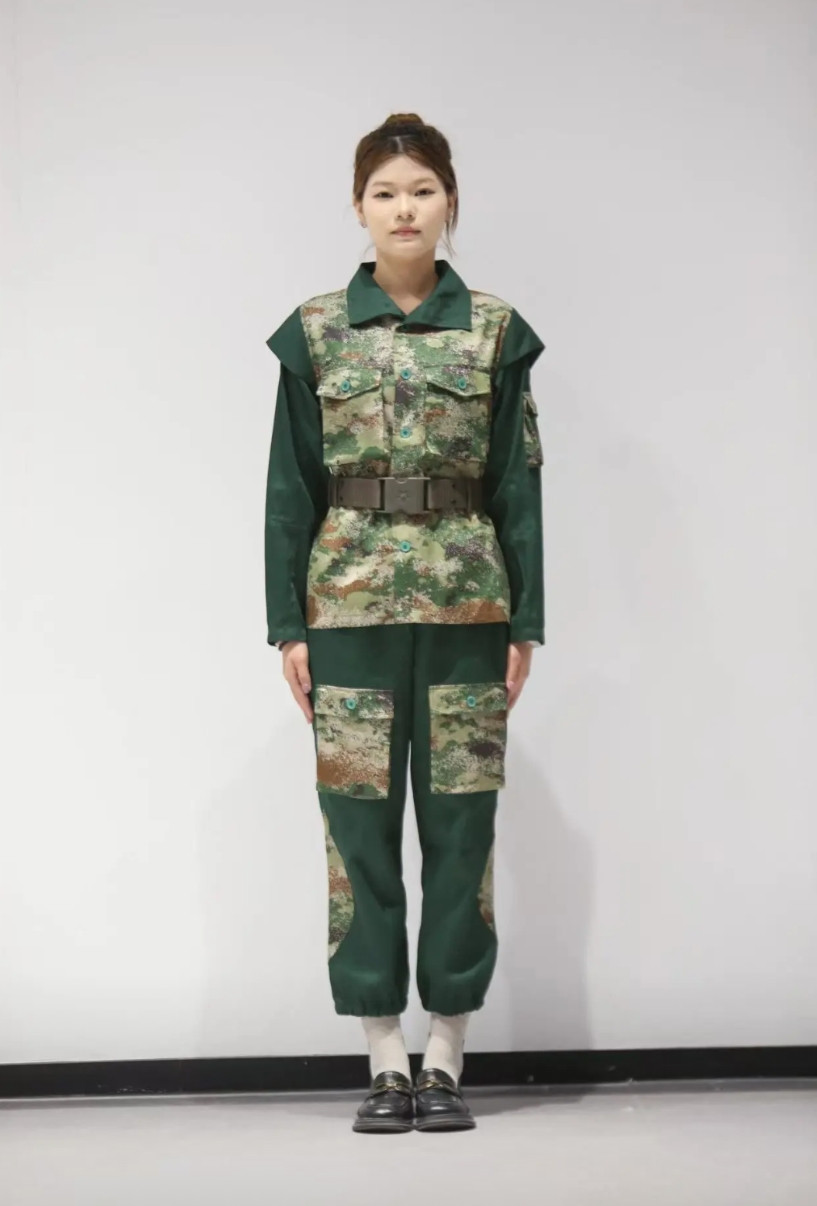 山东一高校投票选军训服，超200万网友票选“最丑一件”据现代日报5月24日报道