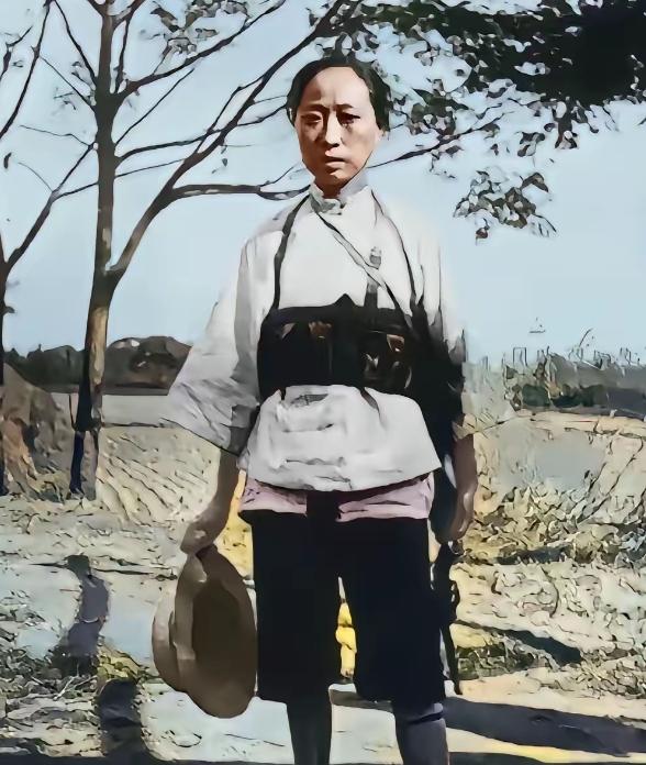 巾帼不让须眉！村妇打扮的她，竟是让日寇汉奸闻风丧胆的别动队队长1941年前