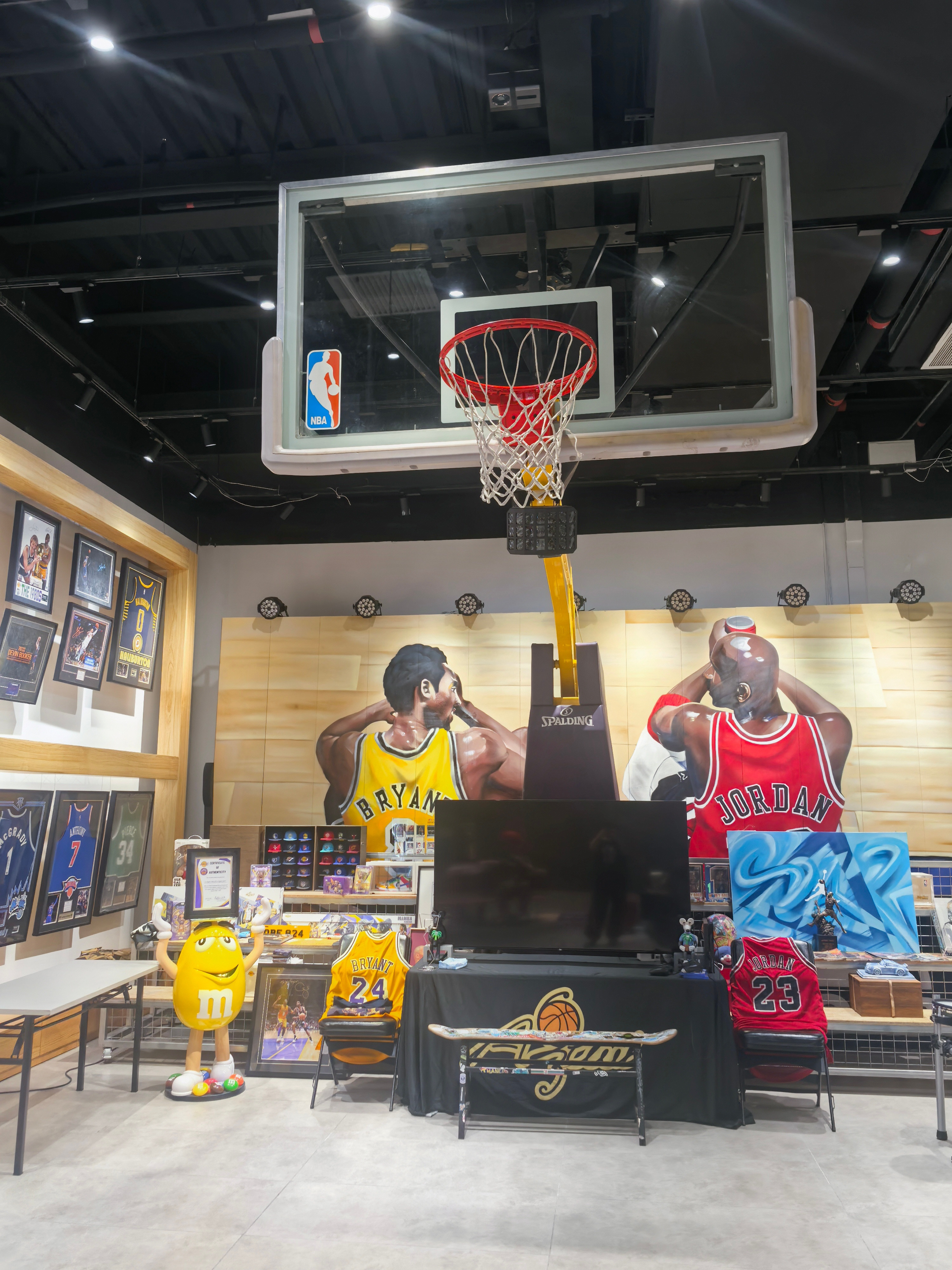 第一次来校长的新店mambaforever科比广州·中大天地