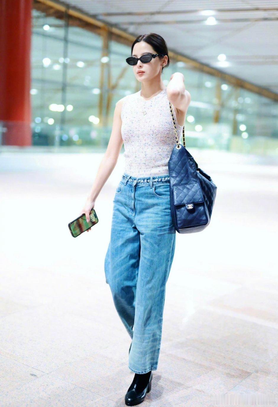 辛芷蕾启程CHANEL2025/26秋冬高级定制系列大秀机场高清图来也！今年好