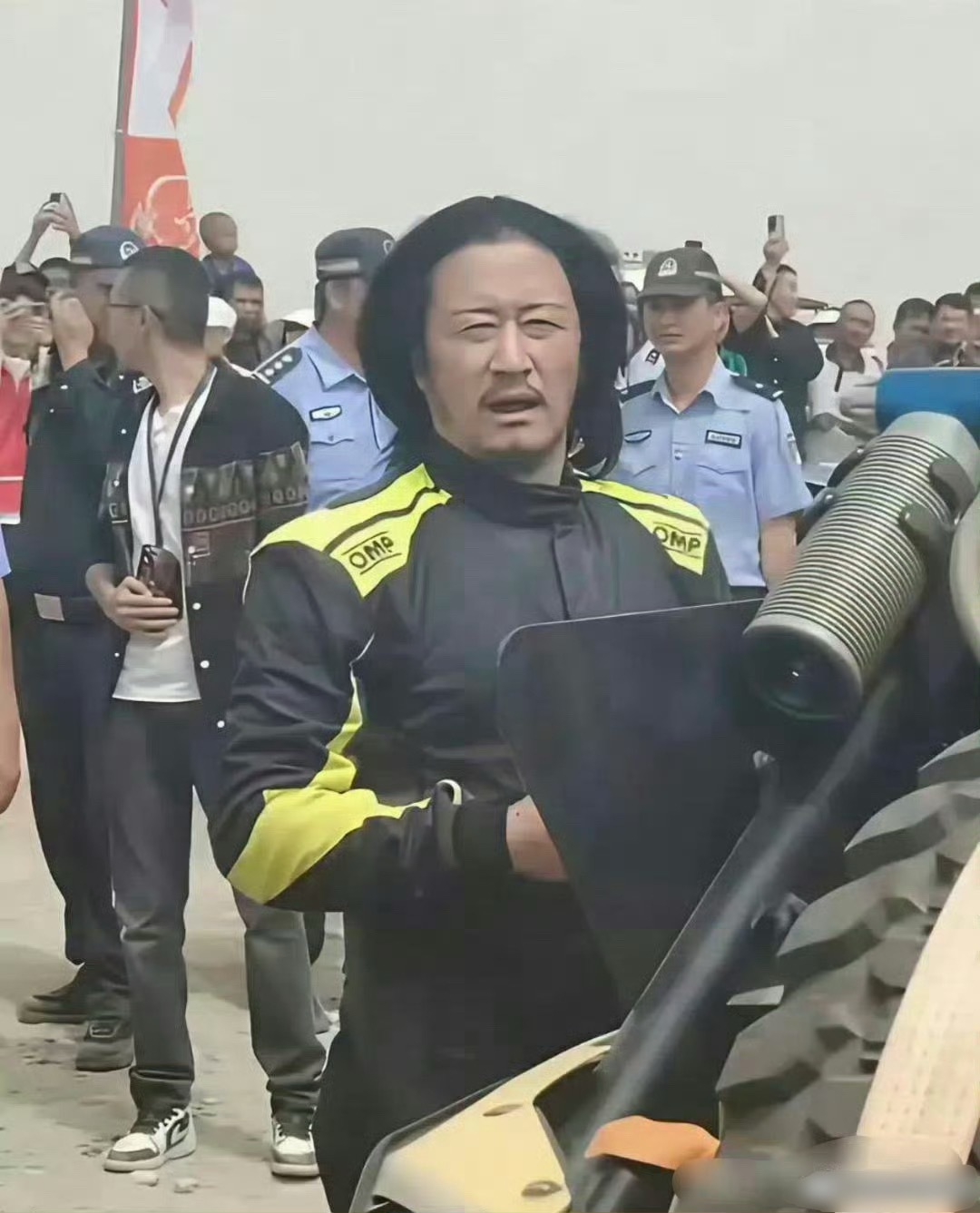 吴京果然是满族人无疑，不化妆的吴京有典型的满族面观。