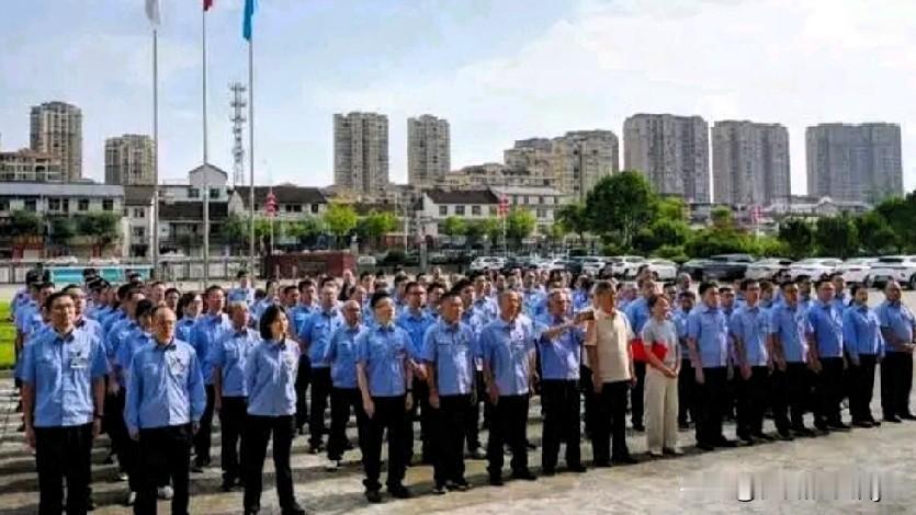 汉中企业外迁的现象着实令人担忧。企业接连迁走，如同大树被连根拔起，本地经济发展
