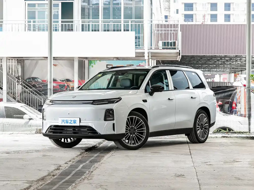 零跑C16六座版本2026年8月上新，中型增程SUV。车身尺寸4870mm×19