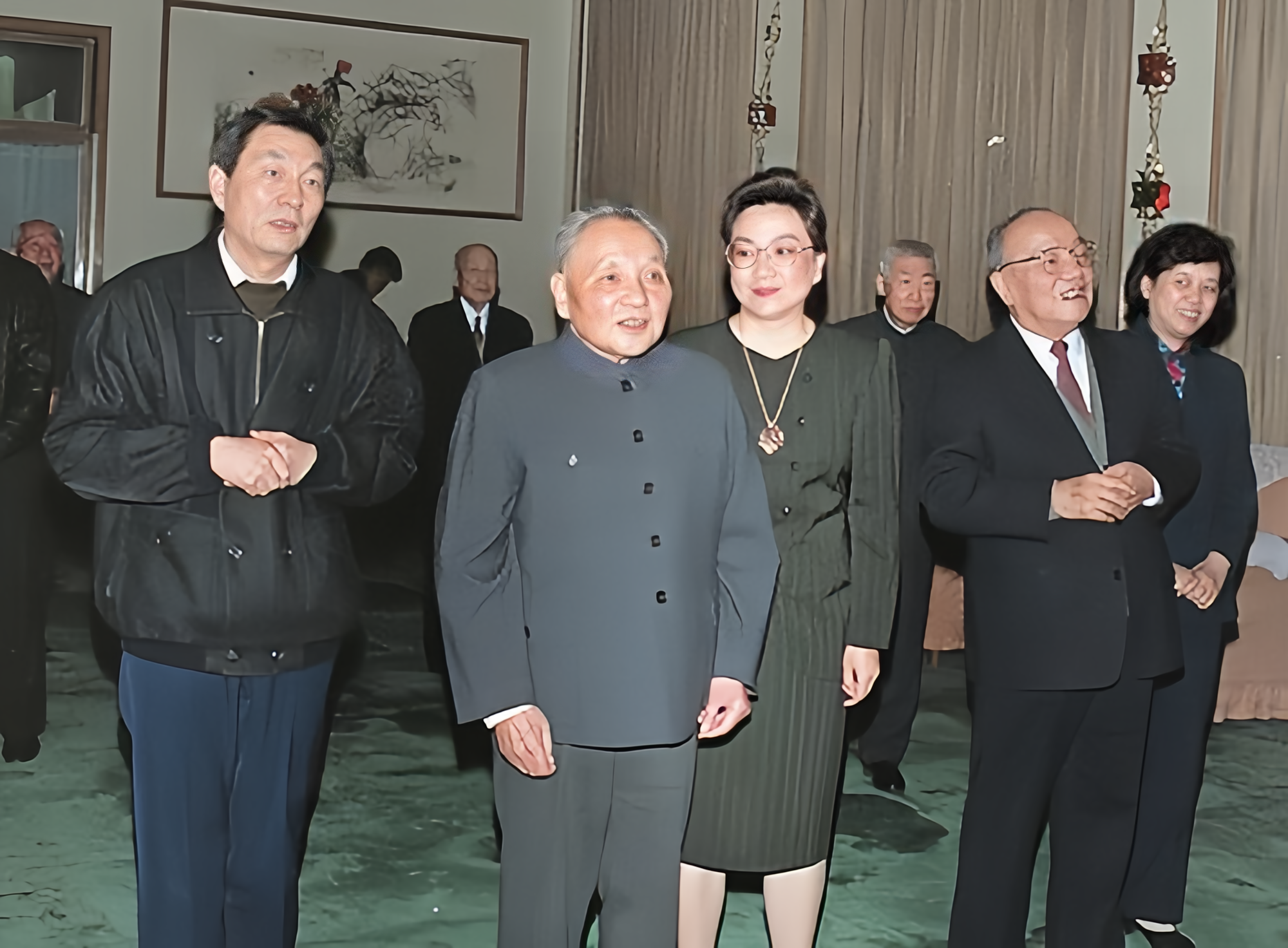 邓小平一向看人很准，他说他不懂经济，可是能听懂，能识别懂经济的人，朱镕基就是一位