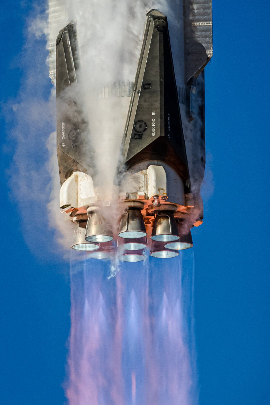 🔻蓝箭官图。🔻朱雀三号这几张拍的确实妙啊。朱雀三号热点现场