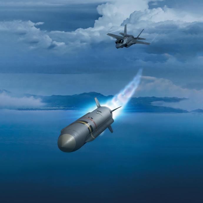 澳大利亚作为五眼联盟的一员，全世界首个获得AIM-260导弹的外销合同，老美准备