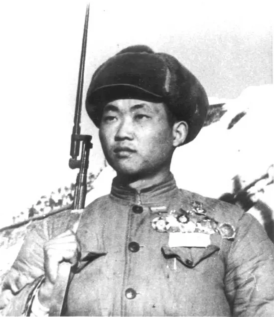 打胜仗靠的是铁锹。”1950年抗美援朝期间，38军113师1连1营2排排长郭忠田