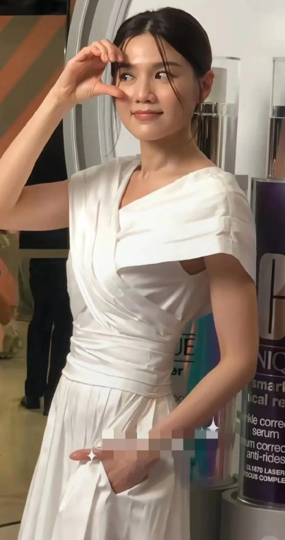 周秀娜10年前即使演刁蛮女友，也很讨喜，现在长相变了[捂脸哭][捂脸哭]看这面相这辈