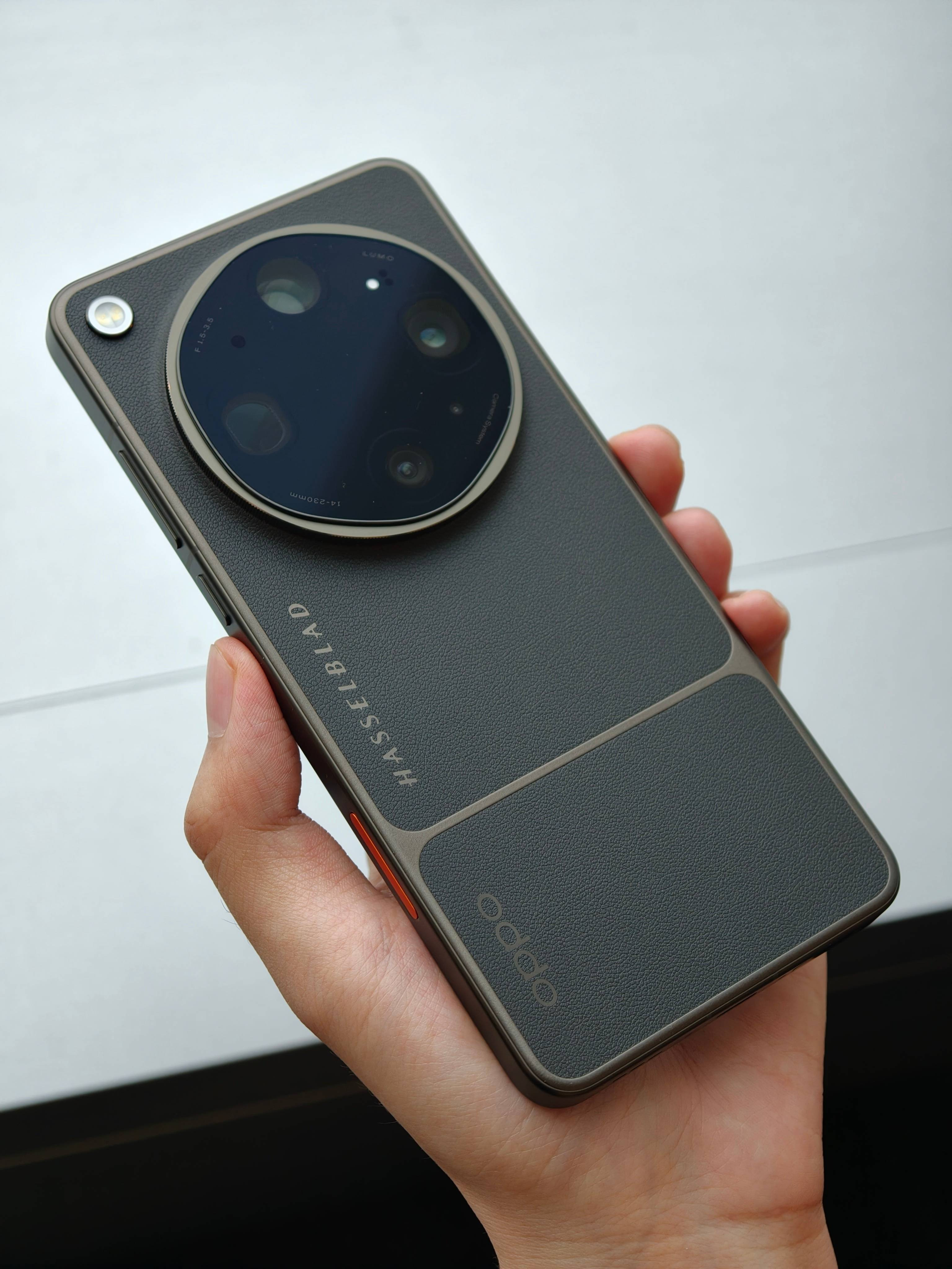 刚才OPPO销售发信息来了，OPPOFindX9Ultra一共三个颜色，