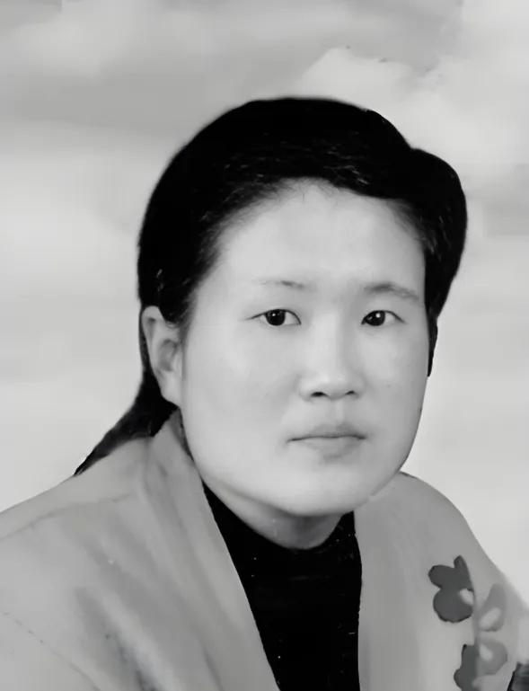 1997年，甘肃长庆油田27岁女工罗玉娥发现有人盗窃输油钢管，她追出计量站后再也