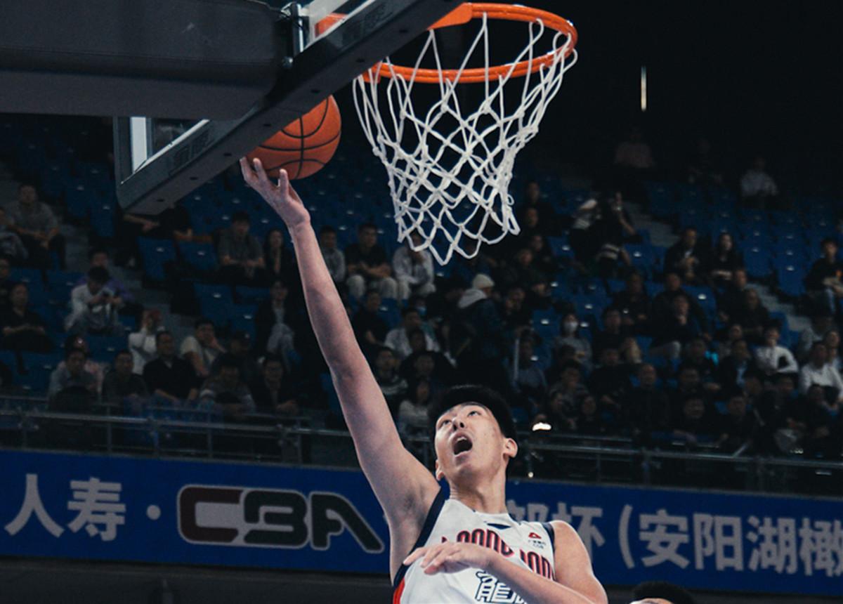 广州半场47-55被广东反超三个原因！北京时间12月19日，广州一度37-30