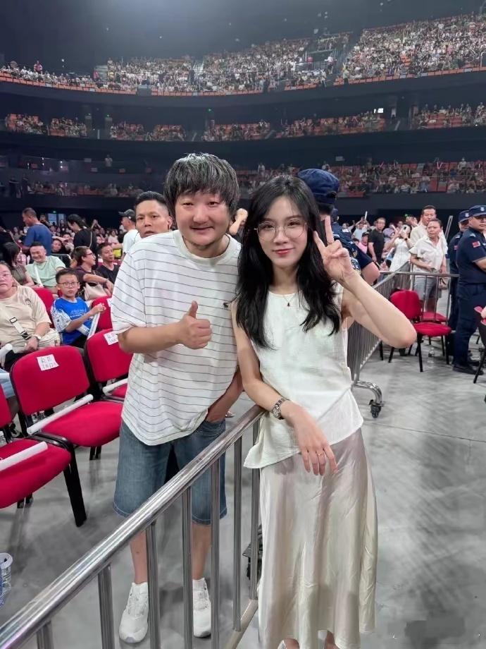 董洁咋看上他的啊​？因为鼻子大？​​​