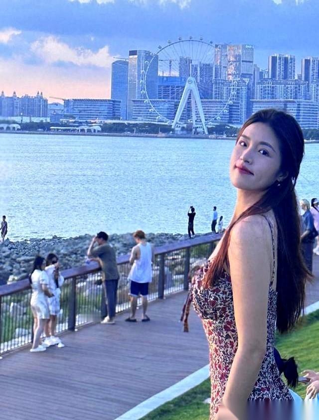 我得说句可能得罪人的话。全国“郊区”城建的天花板，别看了，就在深圳宝安。服不