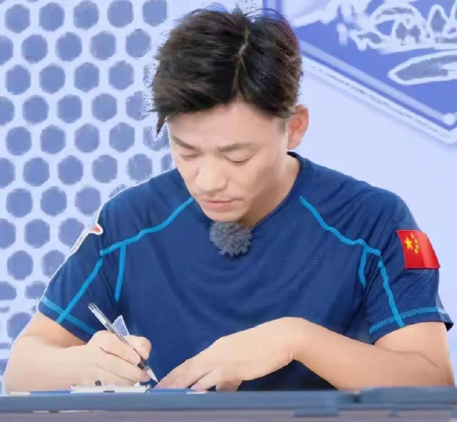 王宝强：从“糟糠之夫”到型男，情路再启新章马蓉怕是做梦都没想到，当年