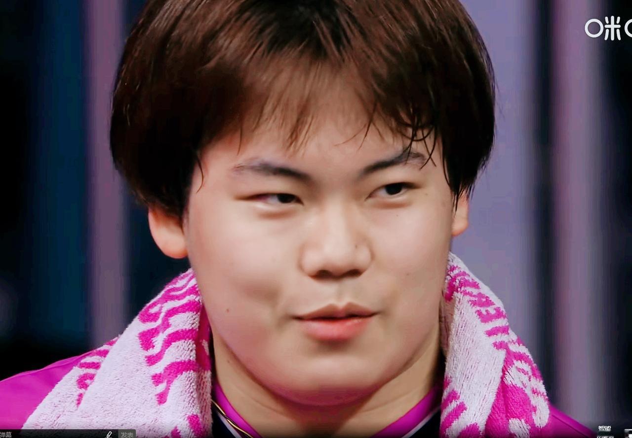 松岛辉空4:1拿下小布后，看到他那个笑容了吗？松岛太狡猾了，激怒了小布，