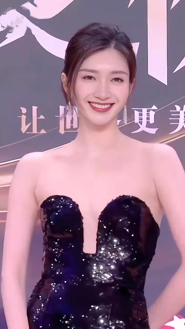40岁的江疏影，依然清醒、依然自由，依然美得不动声色[赞][赞]