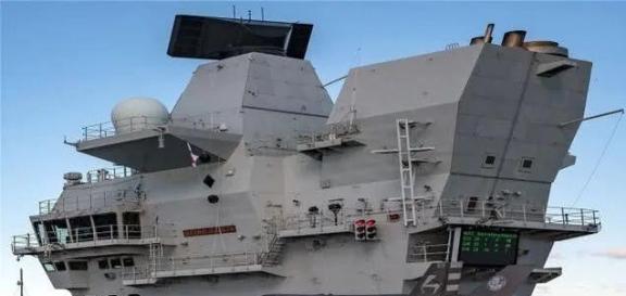 真被张召忠说中了？掏空国库建造的2艘航母，如今彻底沦为废铁英国皇家海军的两艘