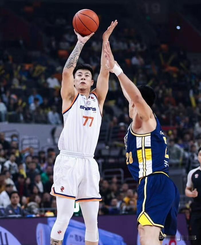 得到队友的肯定！怀特塞德谈张镇麟：“张镇麟非常出色。”“在球队最困难的时