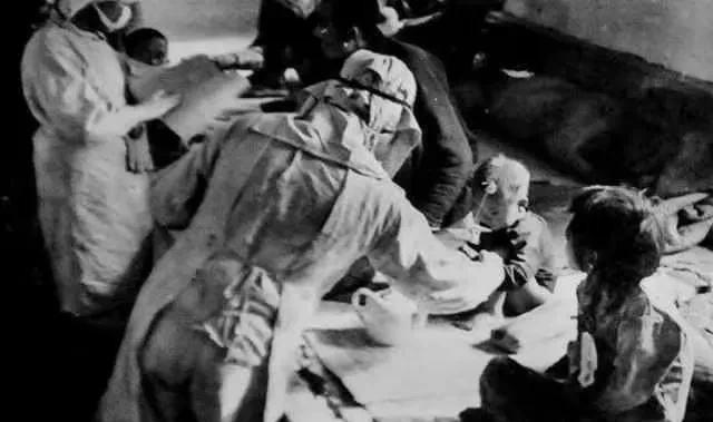 1945年日本投降后，青岛一家俱乐部的水缸里，竟然泡着三具男婴尸体，上面写着33