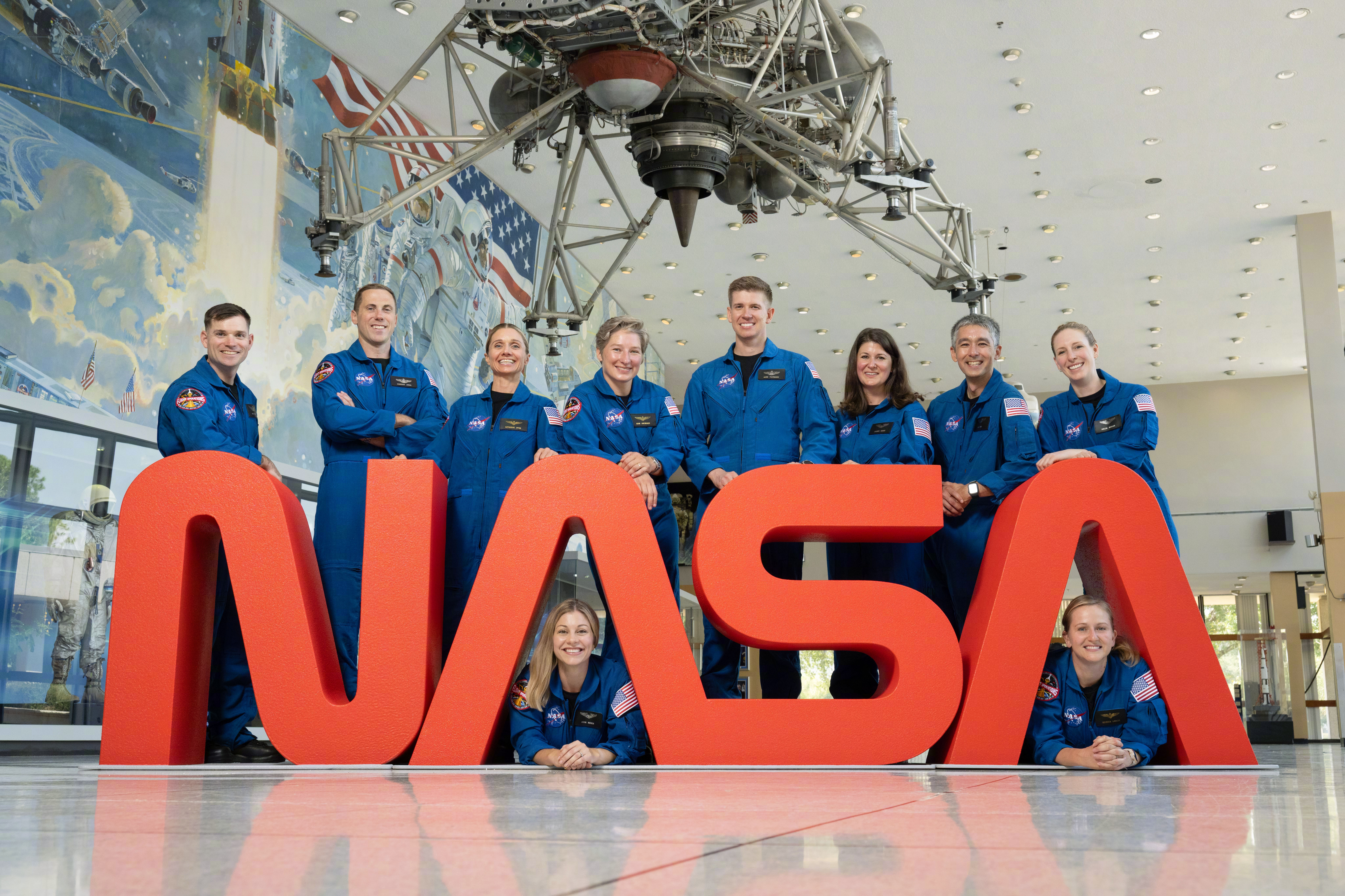 北京时间9月23日，NASA正式介绍了10位新入选的宇航员候选人。他们从全美超过