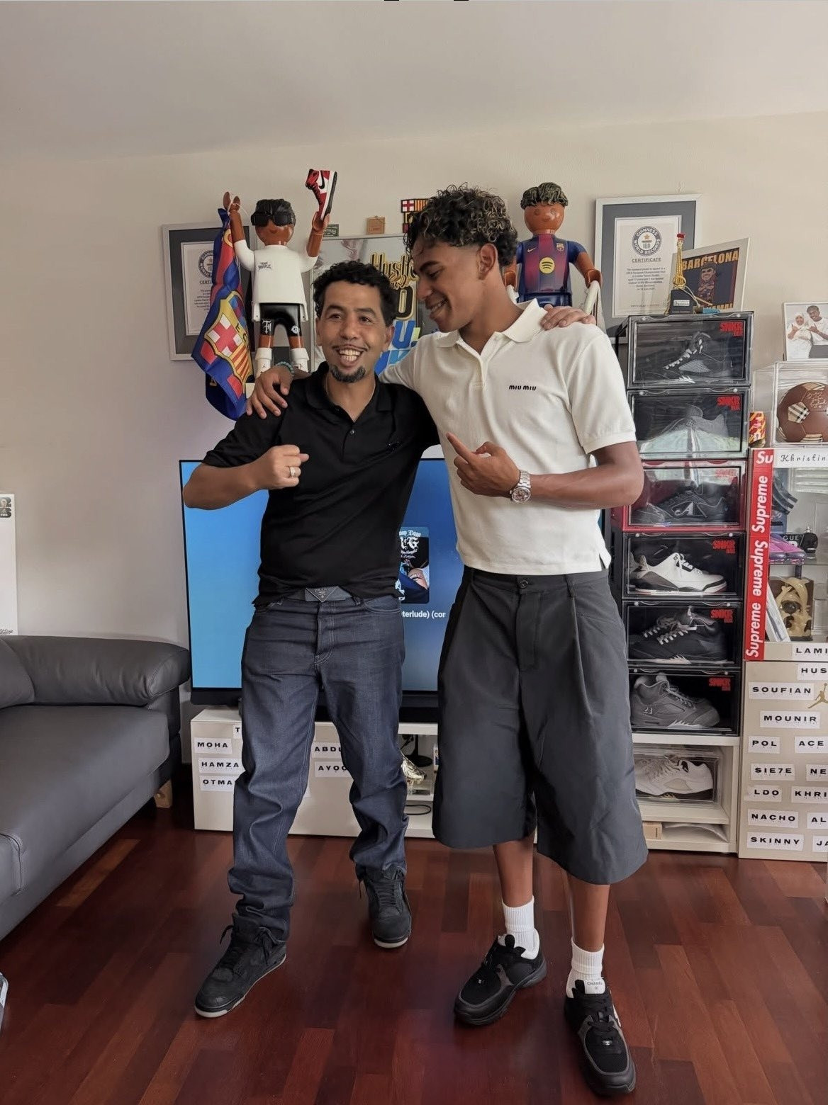 拉明·亚马尔今天与他父亲在一起。世界杯