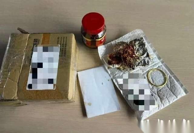 60多岁大妈也是恋爱脑！江苏泰州，一位60多岁大妈在网上认识一名外地男子，那男子