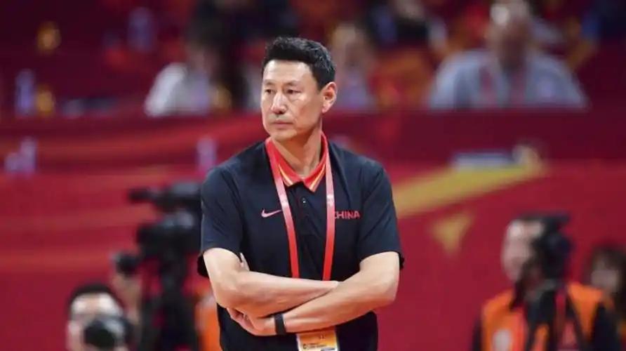 将正式解禁恢复教练工作！ 李楠即将结束解禁回归教练岗位，这让中国篮球圈不少人