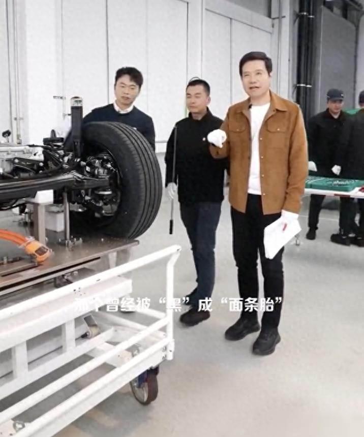 雷军真拆了！小米汽车“扒皮式”评测，真相惊人！昨天晚上雷军自己动手拆解小米Y