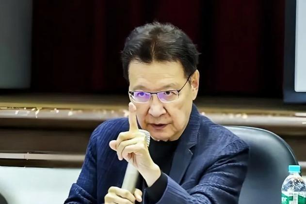 “大陆好像是故意放佩洛西进入台湾的！”很久之后，台湾知名评论员赵少康表示他终于回