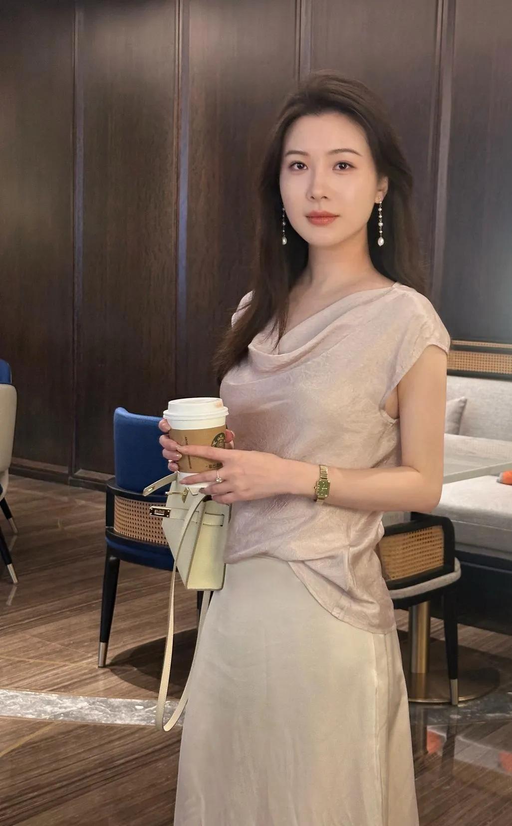 茶香满溢，静享时光。